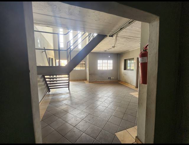 1,001M² WAREHOUSE FOR SALE IN DELVILLE